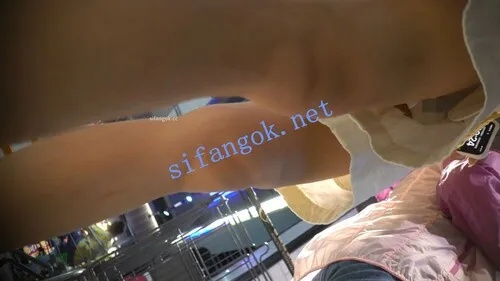 【永久专享】（空城原创）欧美范的宽松白裤少妇，透明白N漏出黑森林【1V】【262M】 预览图 1