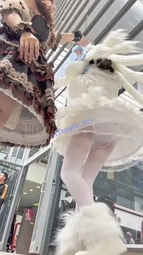 【永久专享】【KFC】⭐极品洛丽塔裙学姐镜头下跳舞·白丝袜超薄内微透毛【1V】【2.77G】 预览图 24