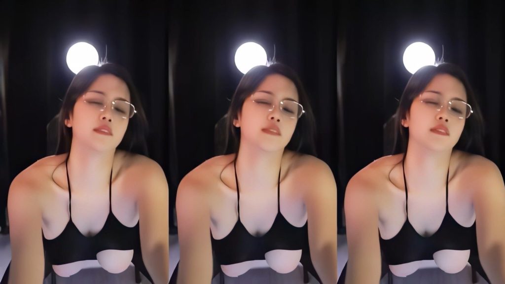 【可在线观看】‼️虎牙 兰笙笙 巨乳三点全露 无水印收藏版【1V】【215M】 预览图 2