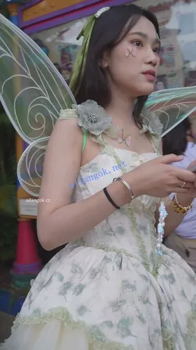 【永久专享】(BC-B-229)丝袜6部合辑..黑丝包臀裙被男友掀裙内裤露外面【6V】【1.39G】 预览图 8