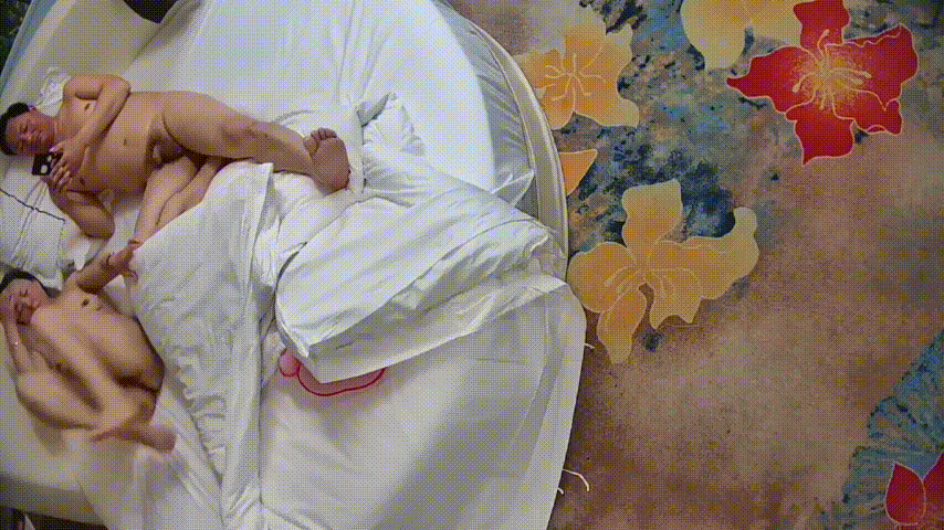 情趣台 1-2 这大姐好像不是第一次入镜了 就是不知道大哥换了没 大哥也是老实 就一个姿势朝大姐冲到底 1.35GB 预览图 2