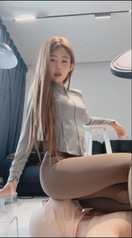 玩物直播一茶s-250121 调教臀部诱惑榨吃精【1V】【542MB百度云】 预览图 3