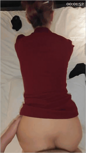 推特顶级约啪大神博主「伊邪娜美」《06年处女也被调成母狗了》 《骚母狗自己扒开骚逼包臀裙女上手开窗后入》（2V） 615.5MB 预览图 1