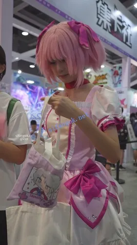 【永久专享】【xxn-345】小圆cos小姐姐逛街..窄内夹成丁勒出13缝前后CD【1V】【772M】 预览图 3