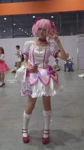 【永久专享】【xxn-345】小圆cos小姐姐逛街..窄内夹成丁勒出13缝前后CD【1V】【772M】 预览图 1