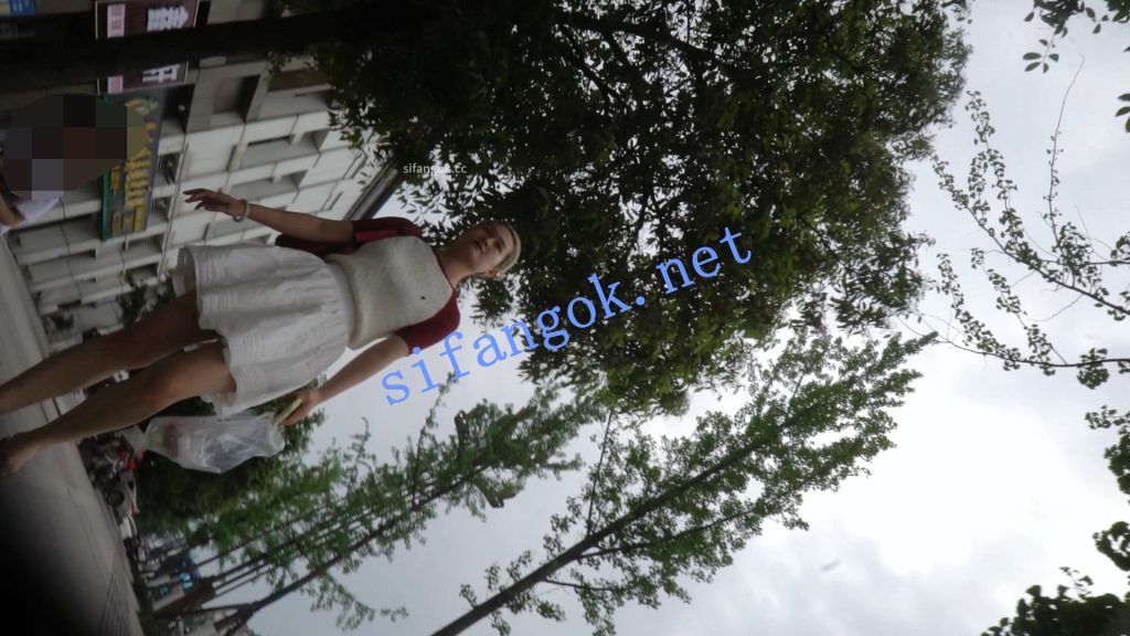 【永久专享】（空城原创）强行搭讪问路白裙小少妇，前后CD收下格子N【1V】【476M】 预览图 2