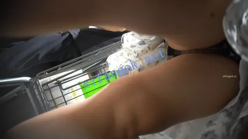 【永久专享】（空城原创）连衣裙微胖少妇逛超市，黑窄N紧裹肥臀【1V】【329M】