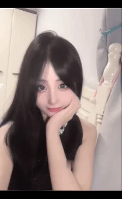 南通某學院校花 佟嘉莉 性愛視頻 清純學妹被學長男友調教成母狗 舔腳深喉吞精樣樣精通【1V_862M】