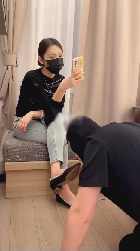 玩物直播玥野兔-251210 新来的小狗挑战红金圣水【1V】【379MB百度云】 预览图 1