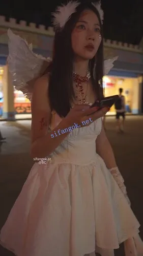 【永久专享】(BC-SSS-101)天使裙美女白丝吊带袜..弯腰被开灯CD..内裤湿了【1V】【767M】 预览图 3