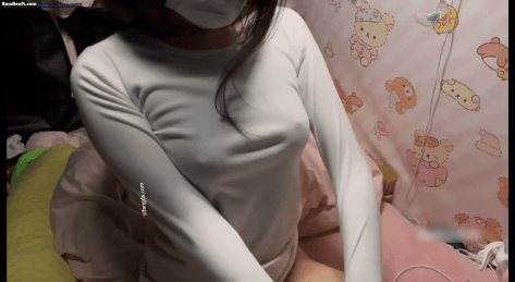 【推特 醋溜老师】520门槛 最新 紫薇插出满满浆 高潮湿床单【2V】【401M】 预览图 5