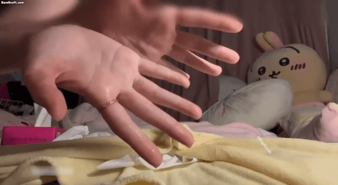 【推特 醋溜老师】520门槛 最新 紫薇插出满满浆 高潮湿床单【2V】【401M】 预览图 11