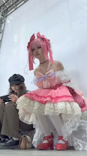 【永久专享】【KFC】洛丽塔学生妹·有男友守护身后·前面露出一大片黑森林【1V】【646M】 预览图 14