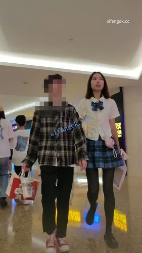 【永久专享】【CSCD】黑丝JK小姐姐和男朋友逛街，白色内内【1V】【1.75G】 预览图 5