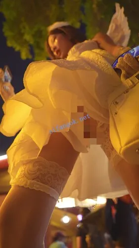 【永久专享】(BC-SSS-101)天使裙美女白丝吊带袜..弯腰被开灯CD..内裤湿了【1V】【767M】 预览图 1