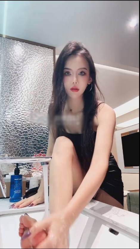 玩物直播亚兮s-251211 香水狗吸四他【1V】【371MB百度云】 预览图 4