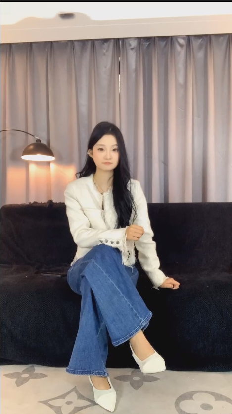 玩物直播女生也能很暴力-251211 170模特裸足高跟鞋很有s潜质【1V】【422MB百度云】 预览图 2