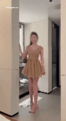 【核弹】推特顶级反差女神【一只顶美】高价付费群 超极品【7V】【4.02G】 预览图 3