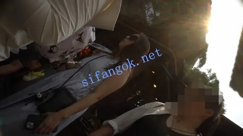 【永久专享】（空城原创）天蓝长裙小姐姐逛街，天蓝蕾丝边N紧裹肥臀【1V】【308M】 预览图 1