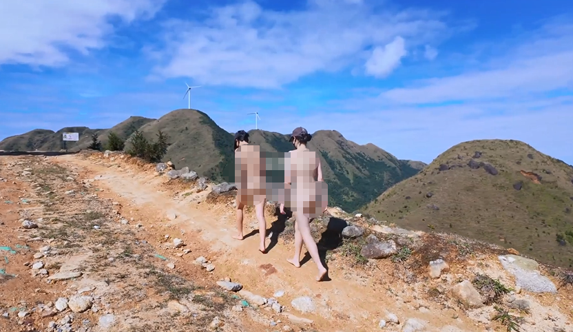 【cikaimoonLiWaynix】，双人全裸户外，非常有艺术感，稻田小溪，高山乡村，吓坏了好几个打牌的老头 预览图 1