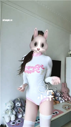 推特嫩妹大学生 纯欲小朵 真金定制裸舞 插穴娇喘美不胜收【48V】【1.59G】 预览图 24