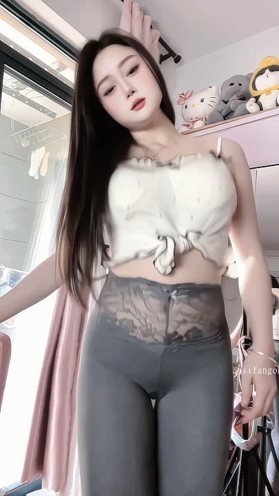 【快手福利】大奶翘臀妹子【小圆圆】抖奶骚舞反差表情【46V】【2.26G】 预览图 10