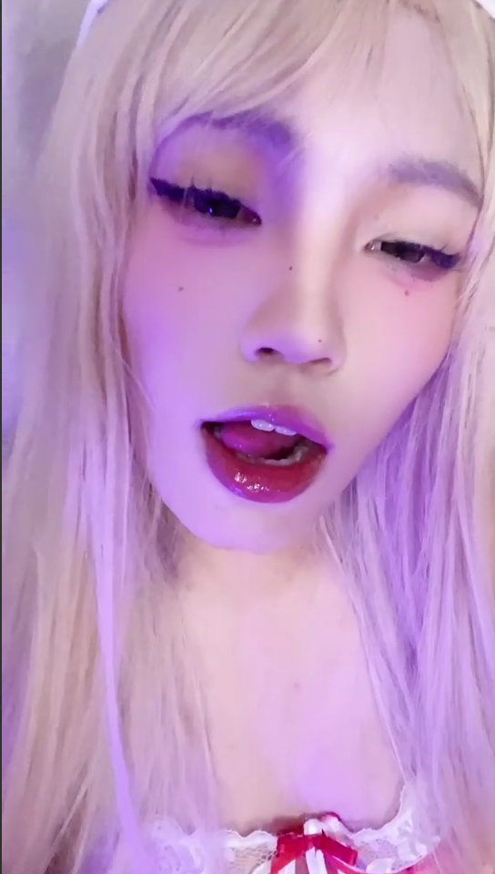 B站 小辣mm 定制舰长福利 露脸全裸道具自慰【22V】【184M】 预览图 12