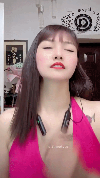 【快手福利】风骚骚舞御姐【快乐晨宝儿】抖奶口交道具②【43V】【5.83G】 预览图 13