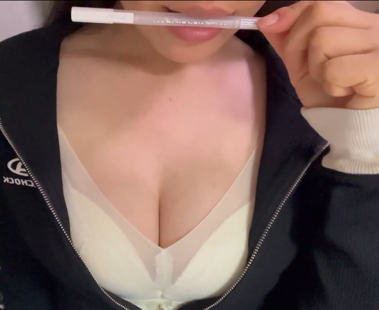 霜霜 1.9抵领 刮擦 啃笔1V322M百度盘-福利岛