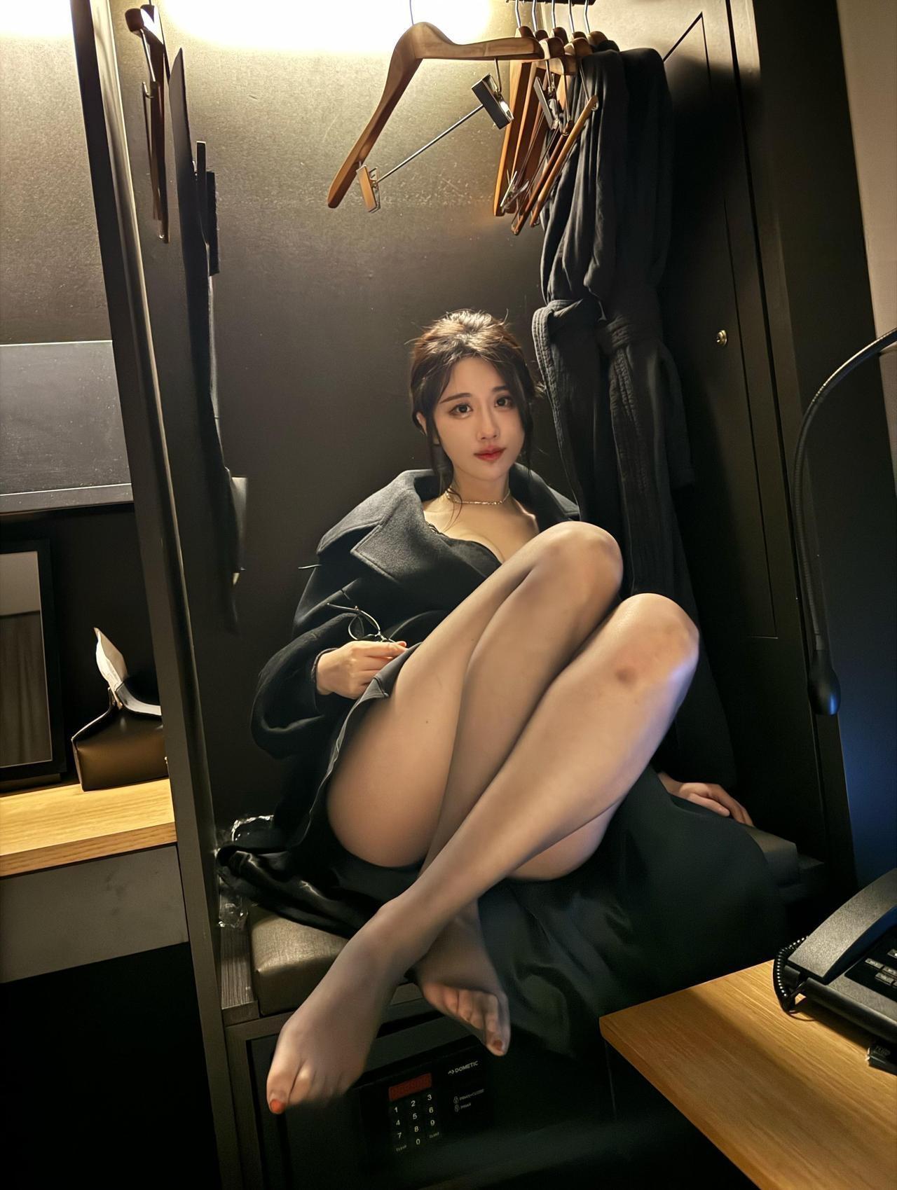 轩子巨二兔 微密圈系列合集下载[25套][3.35GB]-福利岛