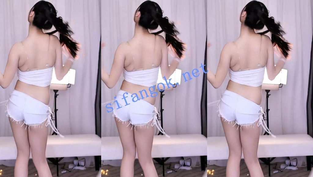 【虎牙】会宝 性感御姐擦边14V 奶大臀圆勒出丰满阴阜【14V】【1.26G】 预览图 11