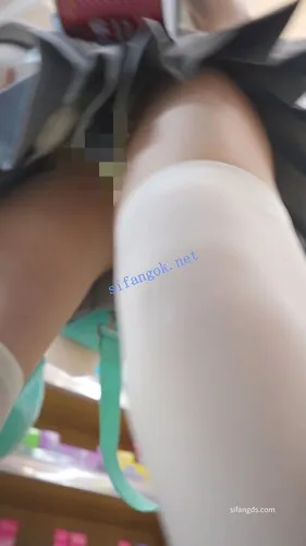 【永久专享】【xxn-344】制服jk蕾姆小姐姐..多次镜头前弯腰透心凉CD【1V】【700M】 预览图 11