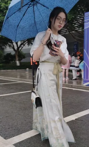 【永久专享】JQY-154精致高颜小姐姐汉服白内【1V】【1.22G】 预览图 1