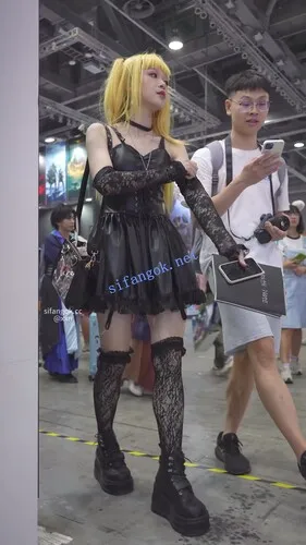 【永久专享】【xxn-335】外纯内骚金发吊带裙cos..窄内湿了两侧大量露毛【1V】【811M】 预览图 10