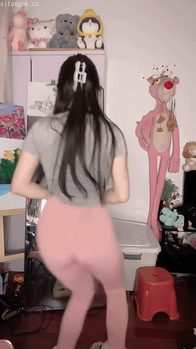 【快手福利】大奶翘臀妹子【小圆圆】抖奶骚舞反差表情【46V】【2.26G】 预览图 11