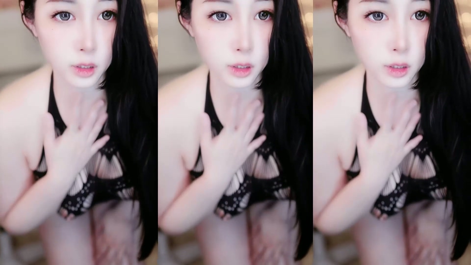 【超重磅】时光 奶兔 超大尺度尺度定制裸舞 露逼漏奶 顶级 无水印收藏版拍【3V】【945M】 预览图 1