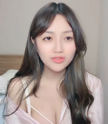 02年天然大D~【闷骚小七】甜软反差女神~绝美炮架道具自慰 预览图 2