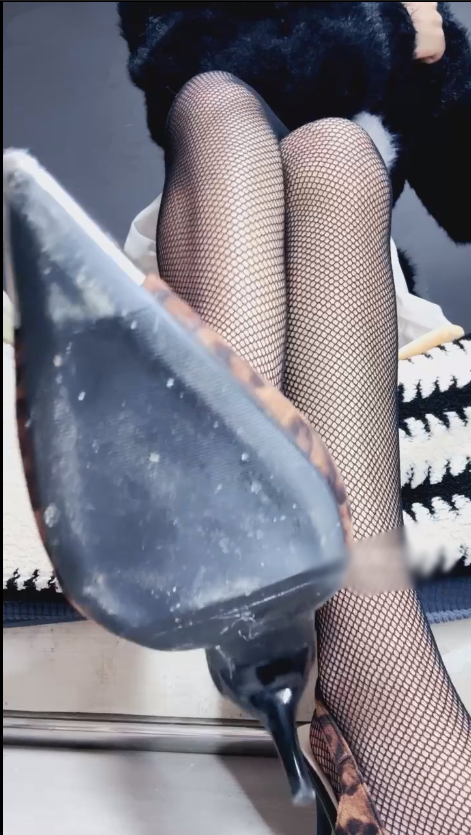 玩物直播姜琦琦-251129 红绿灯4妈早泄【2V】【507MB百度云】 预览图 3