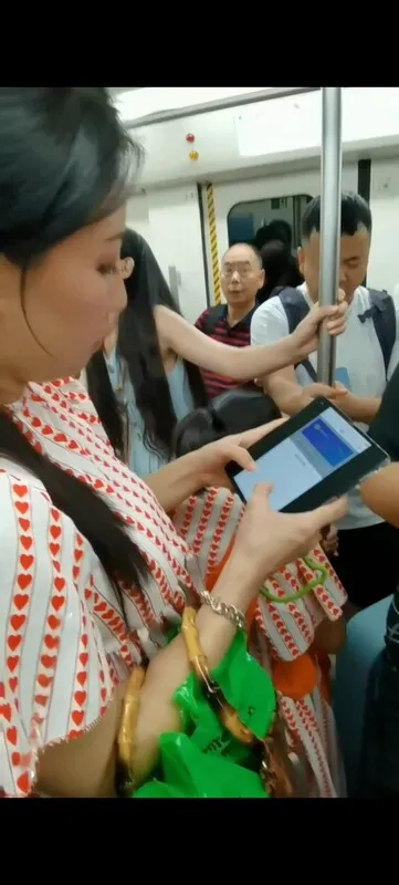 【永久专享】(空大师）上下通透少妇，情趣窄内,臀型很美【1V】【232M】 预览图 4