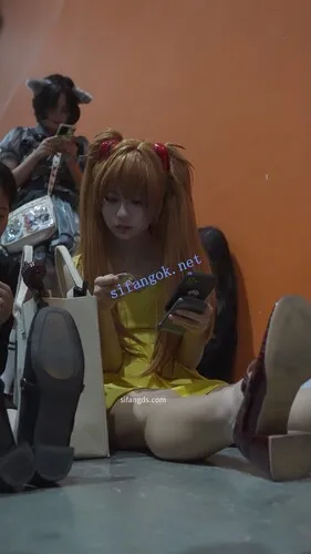 【永久专享】【xxn-334】明日香cos小姐姐..粉内带翅膀直接坐地上屁股脏了【1V】【700M】 预览图 3