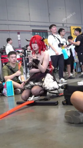 【永久专享】【WaltzCD】华尔兹2023系列之18cosplay黑丝白内【1V】【1.060G】 预览图 1