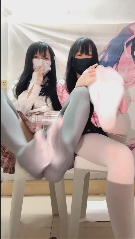 玩物直播砂糖-251124 灰丝袜子除臭榨精【1V】【378MB百度云】 预览图 2