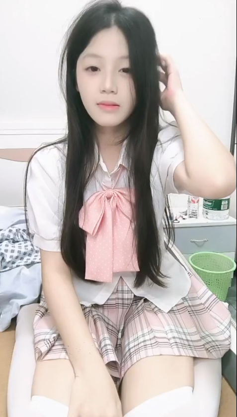 【你的小月月】校花女神被干 预览图 2