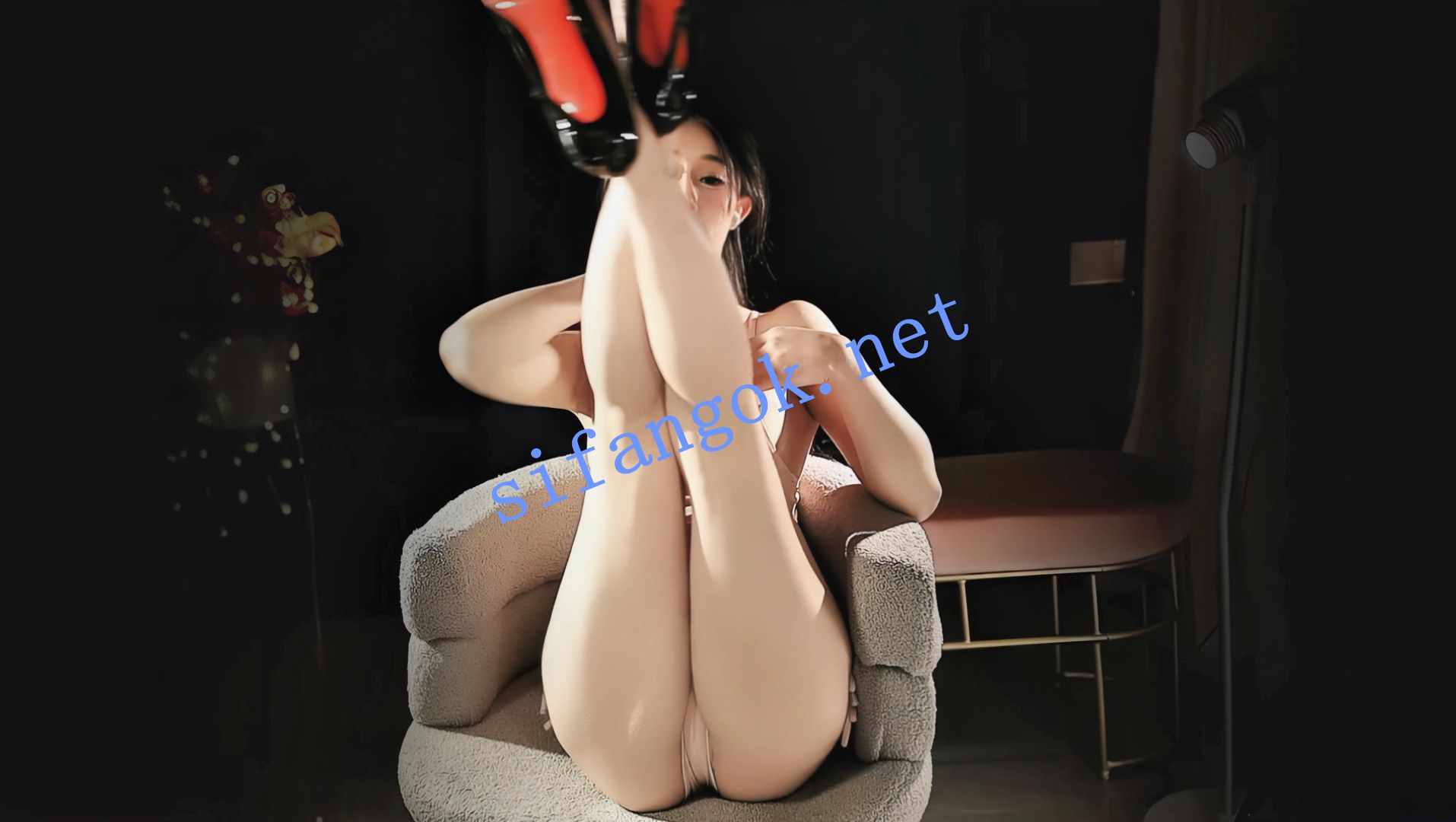 【漂漂】语珊 最会擦边顶流骚女，就问直播间这么擦合适吗【8V】【646M】 预览图 8