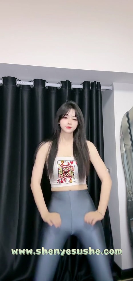 【快手主播】BlackSwan 皮裤 短裤 摩托摇 千斤顶 丝袜等 60v #1【60V】【1.8G】 预览图 5