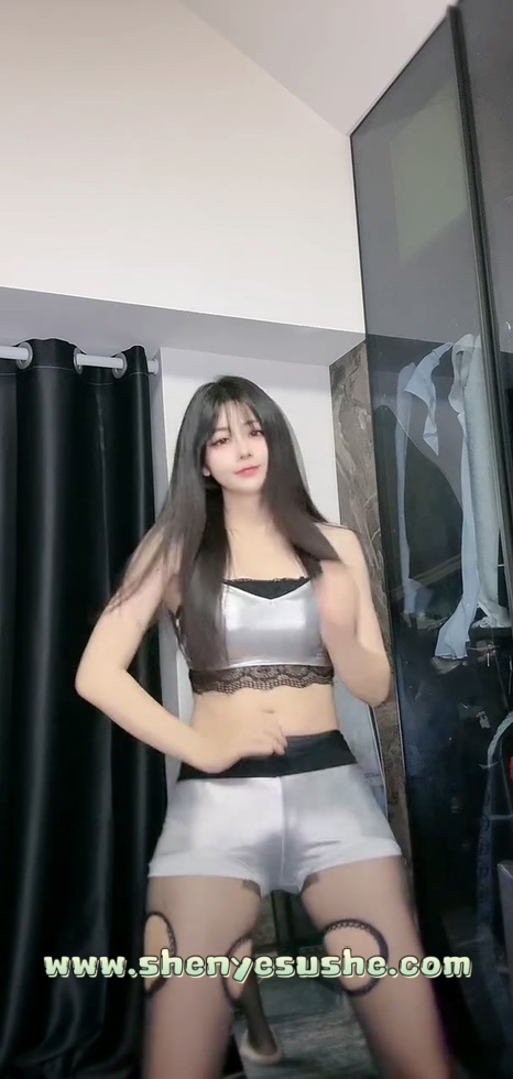 【快手主播】BlackSwan 皮裤 短裤 摩托摇 千斤顶 丝袜等 60v #1【60V】【1.8G】 预览图 11