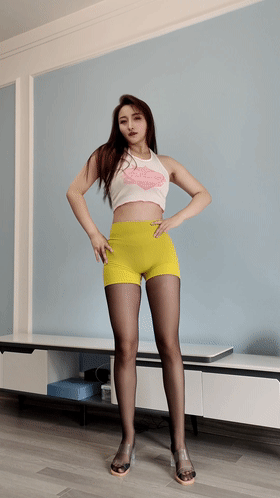 B站抖音 妍妹月半妍 定制长视频韩舞骚摇摆+AI脱衣裸舞【10V】【298M】 预览图 1