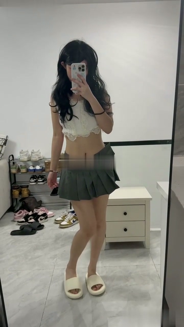 抖音 晕晕 付费定制极品嫩妹门槛私拍情趣露内足控福利【7V】【811M】 预览图 8