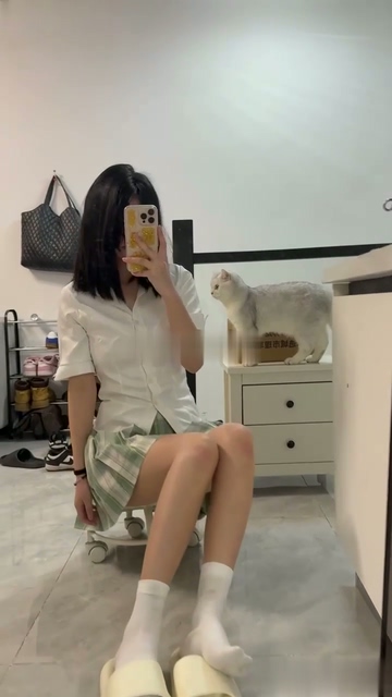 抖音 晕晕 付费定制极品嫩妹门槛私拍情趣露内足控福利【7V】【811M】 预览图 7