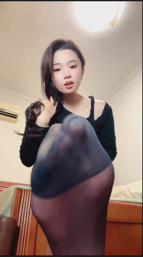 玩物直播布丁s-251126 黑丝长靴红绿灯榨精专场【1V】【510MB百度云】